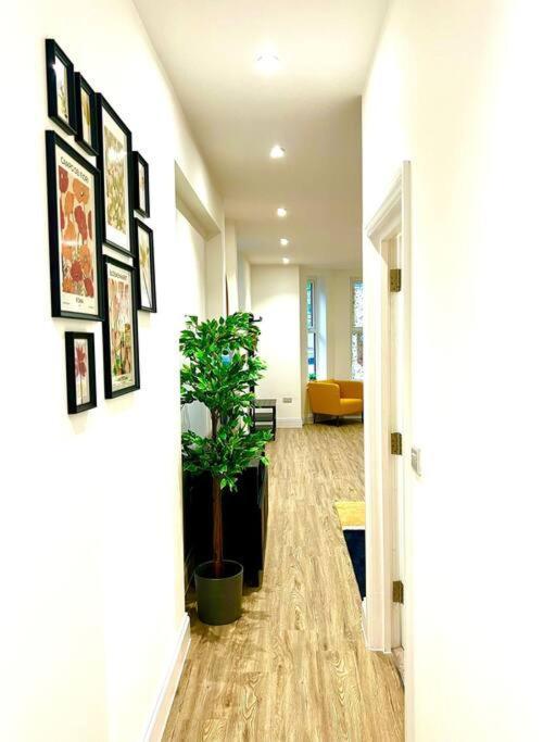 Brand New Apt - Beach Breeze Spacious 1-Bedroom Apartment With Parking - Sleeps 4 Ppl- Internet Bournemouth Ngoại thất bức ảnh