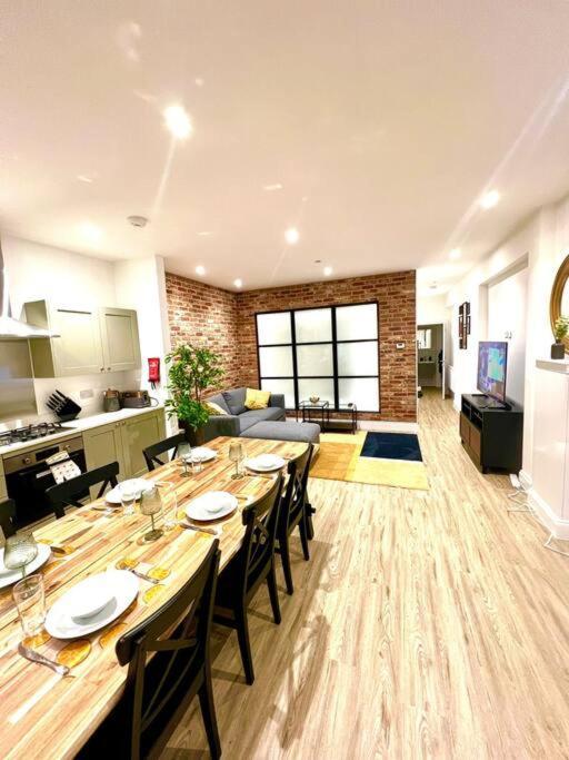 Brand New Apt - Beach Breeze Spacious 1-Bedroom Apartment With Parking - Sleeps 4 Ppl- Internet Bournemouth Ngoại thất bức ảnh