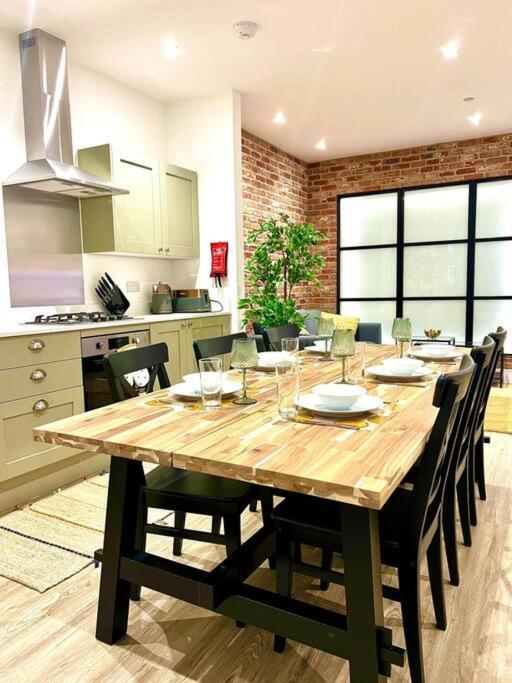 Brand New Apt - Beach Breeze Spacious 1-Bedroom Apartment With Parking - Sleeps 4 Ppl- Internet Bournemouth Ngoại thất bức ảnh