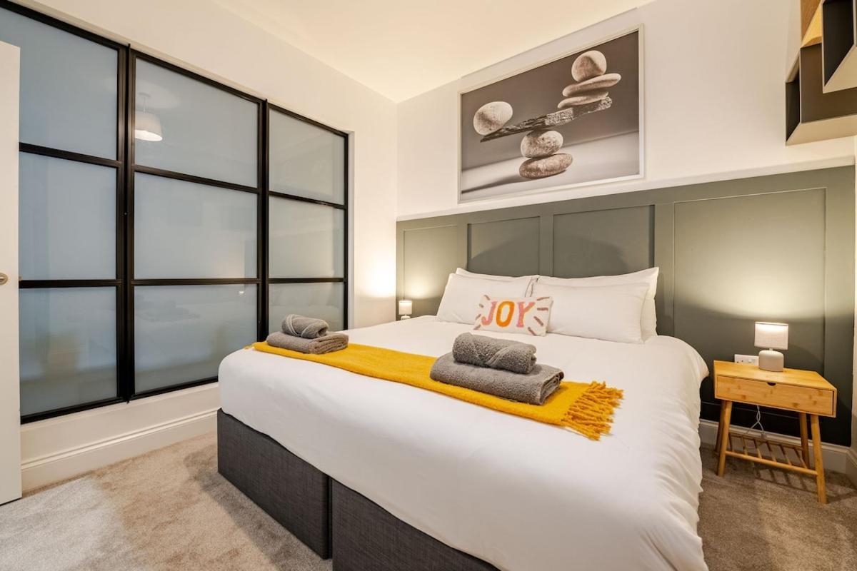 Brand New Apt - Beach Breeze Spacious 1-Bedroom Apartment With Parking - Sleeps 4 Ppl- Internet Bournemouth Ngoại thất bức ảnh