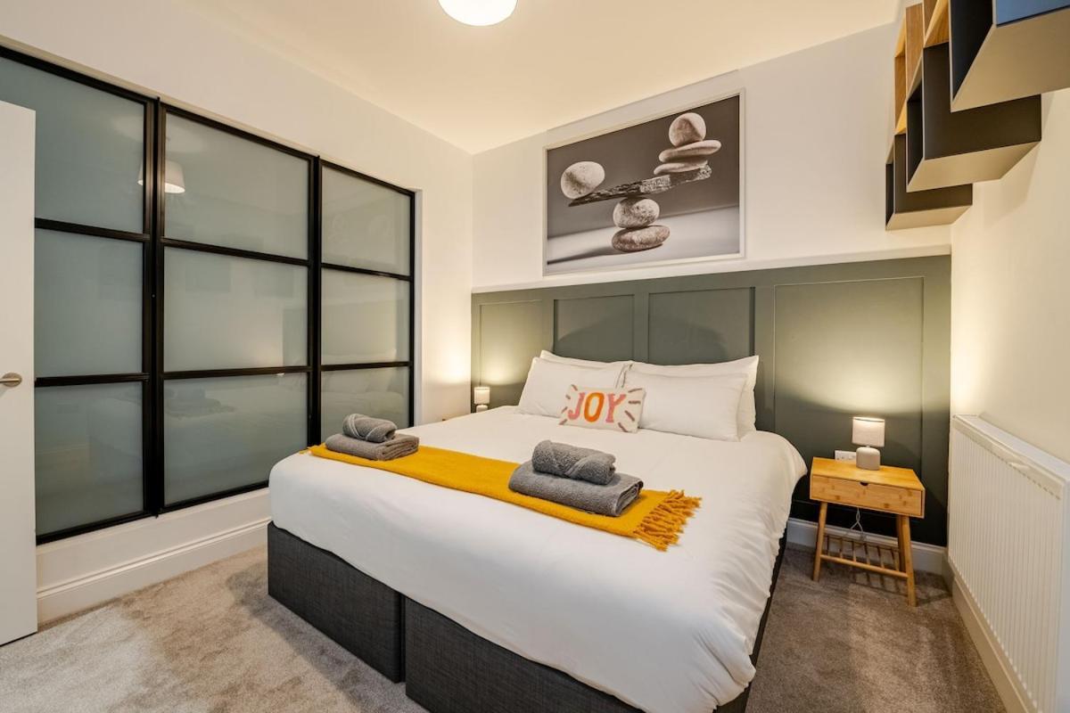 Brand New Apt - Beach Breeze Spacious 1-Bedroom Apartment With Parking - Sleeps 4 Ppl- Internet Bournemouth Ngoại thất bức ảnh