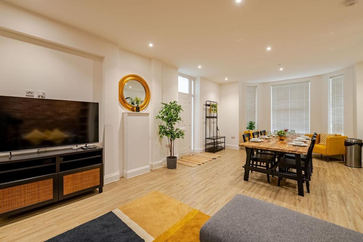Brand New Apt - Beach Breeze Spacious 1-Bedroom Apartment With Parking - Sleeps 4 Ppl- Internet Bournemouth Ngoại thất bức ảnh