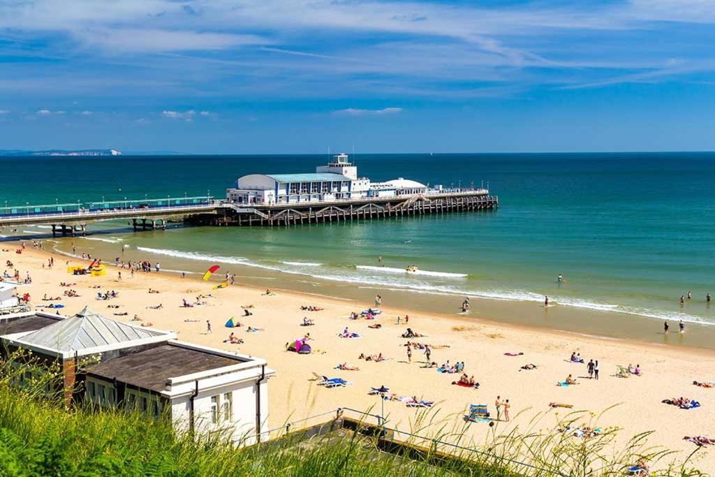 Brand New Apt - Beach Breeze Spacious 1-Bedroom Apartment With Parking - Sleeps 4 Ppl- Internet Bournemouth Ngoại thất bức ảnh